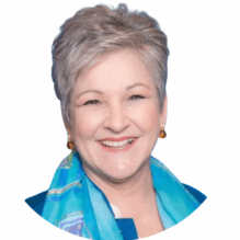 Portrait of Monttein Alonso, transformational leadership coach and holistic healer, founder of Her House of Becoming™.